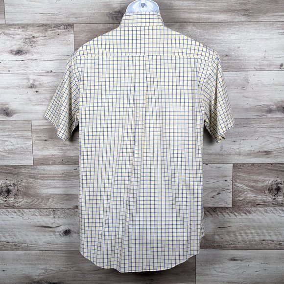 Brooks Brothers* Men's Short Sleeve Button Down Curved Hem Shirt~ Size Medium - Picture 4 of 13